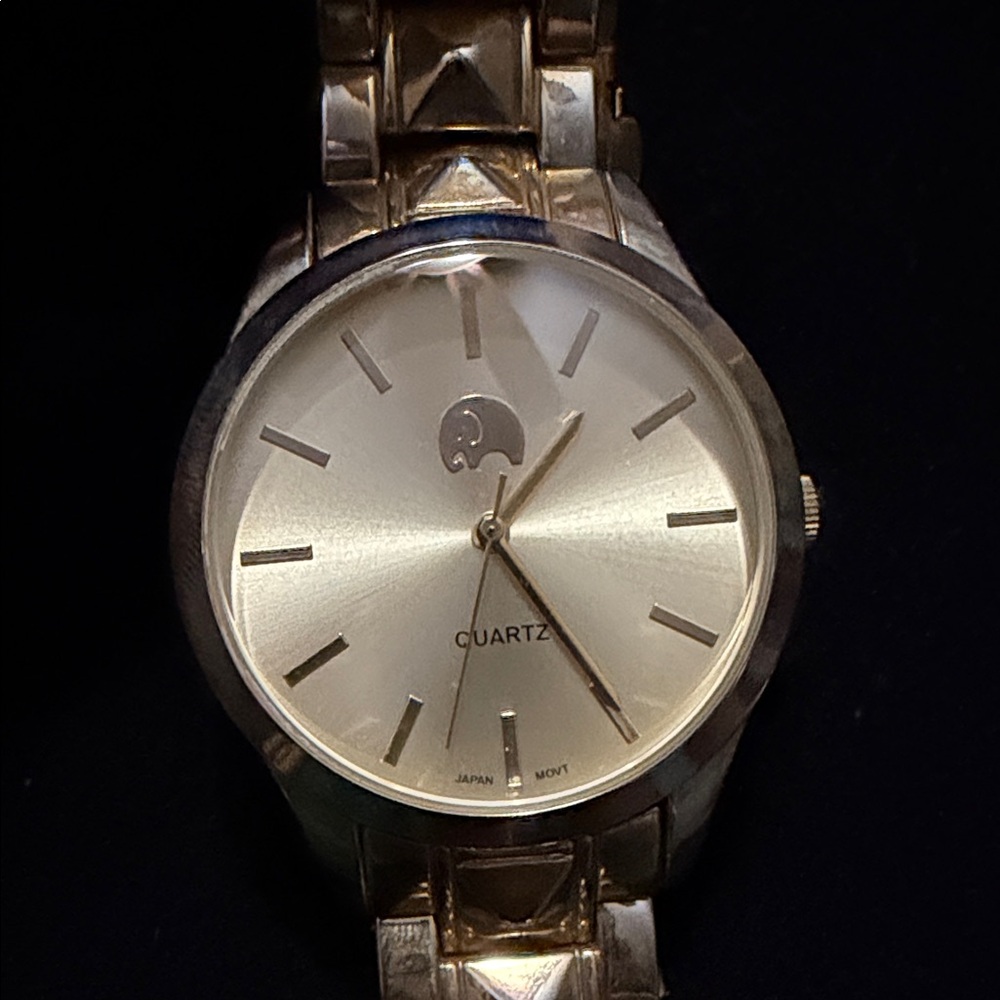 Gold Elephant Quartz Women's Watch